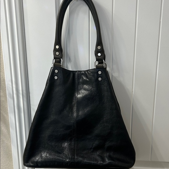 Kenneth Cole New York Handbags - Kenneth Cole New York Black Leather Shoulder Bag